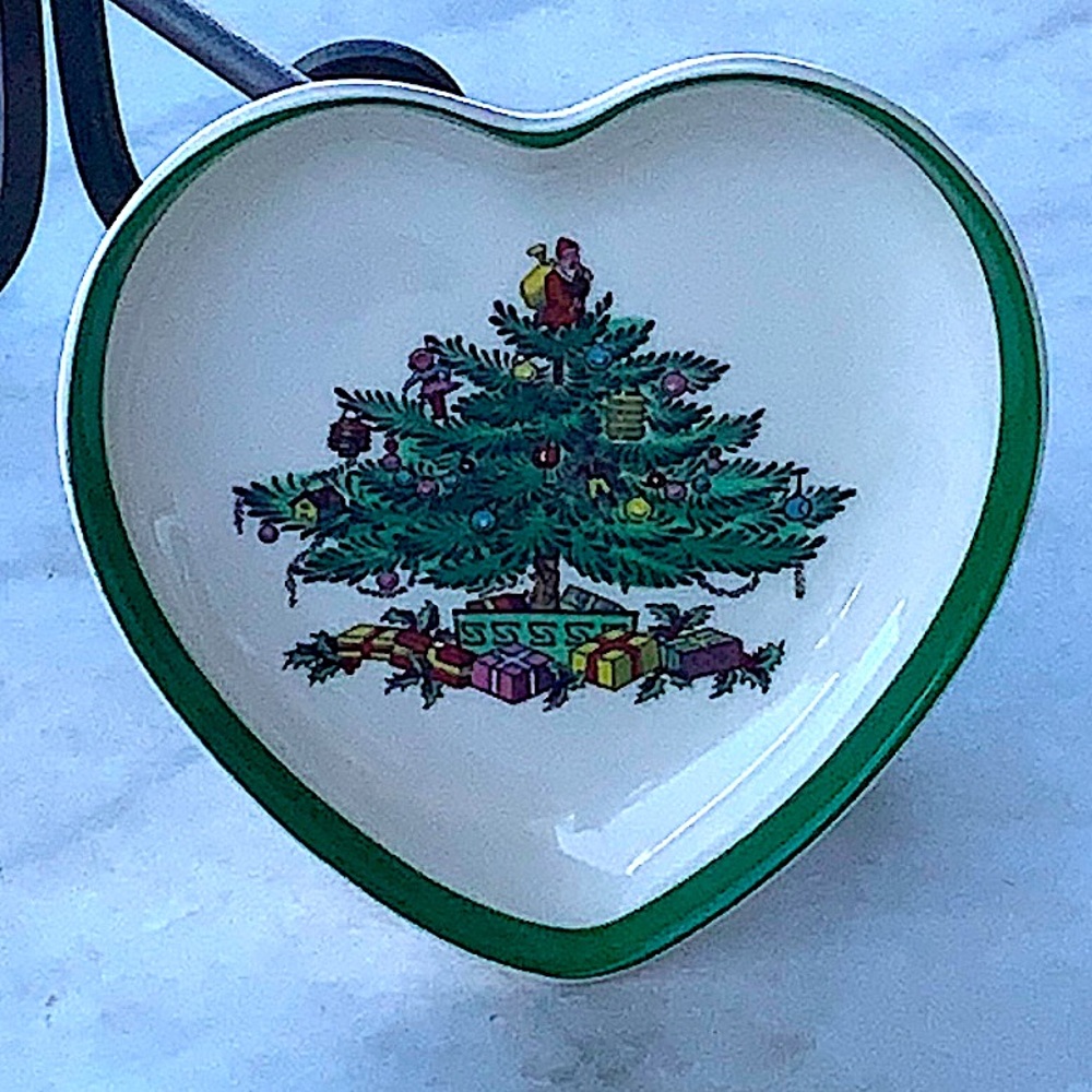 SPODE CHRISTMAS TREE ENGLAND 4 1/2 INCH HEART